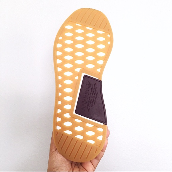 adidas nmd r2 collegiate burgundy